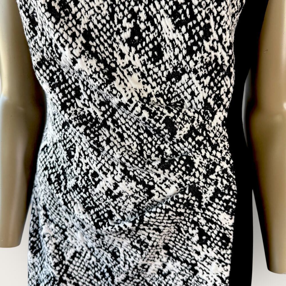 Donna Ricco Cap Sleeve Ruched Waist Sheath Dress Stretch Size 10 Black Abstract - Picture 7 of 16